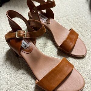 Steve Madden Women's Brown Strap Sandals